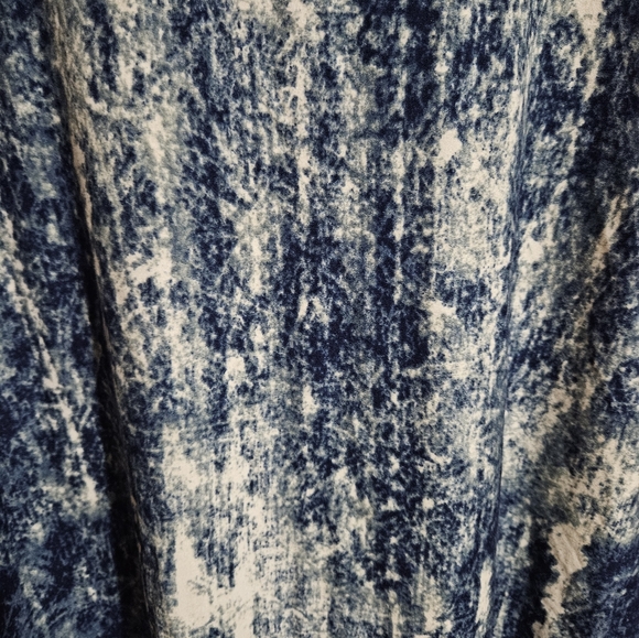 LuLaRoe Eliza Hoodie - Picture 4 of 5